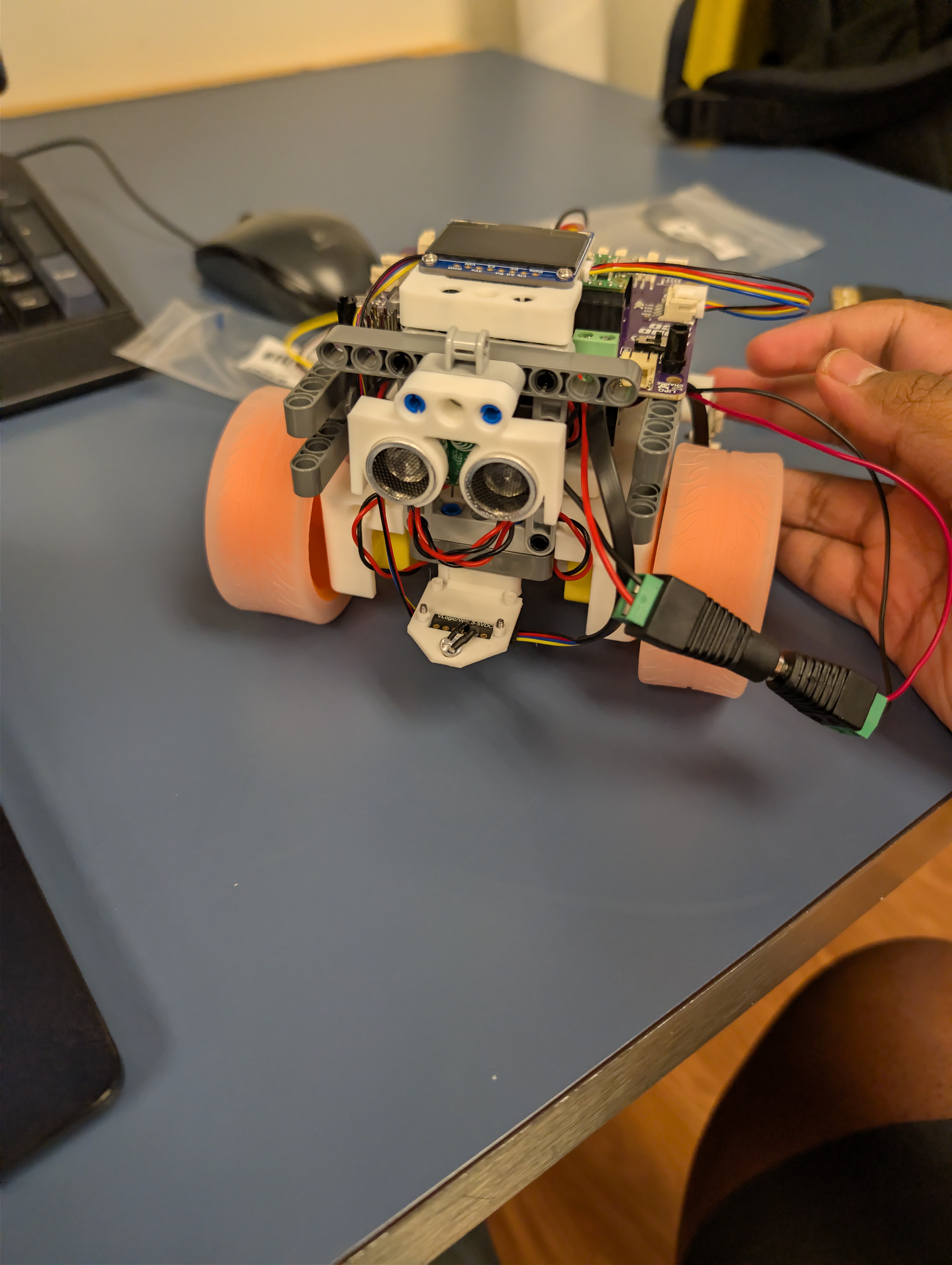 Raspberry Pi Battle Robot - Gallery Image 4